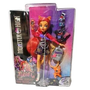 Monster High Toralei Stripe Doll With Pet And Accessories. New